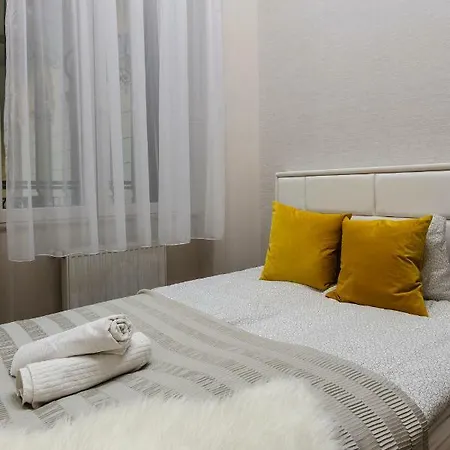 Daire Deluxe Downtown 2 Bedrm, 2 Bathrm Budapeşte